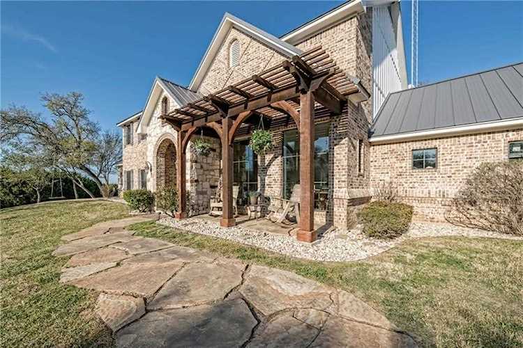 290 Lost Hunters Canyon China Spring, TX 76633