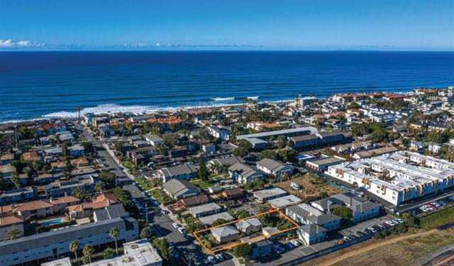 376 Acacia Avenue Carlsbad, CA 92008