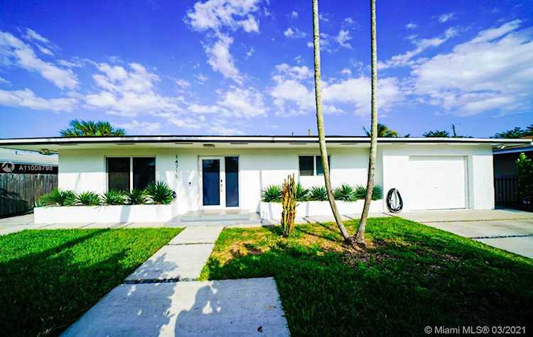 14715 NE 7th Ct Miami, FL 33161