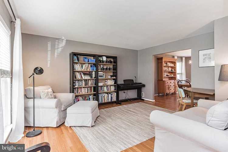 1601 Tobys Ct Crofton, MD 21114