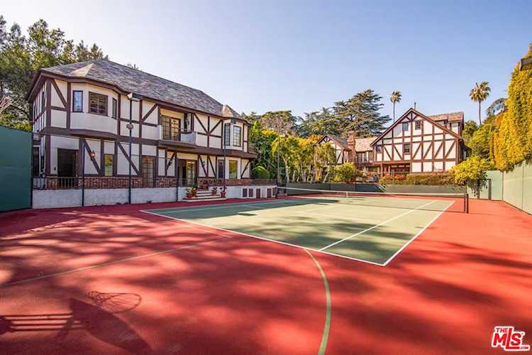 12916 Evanston St Los Angeles, CA 90049