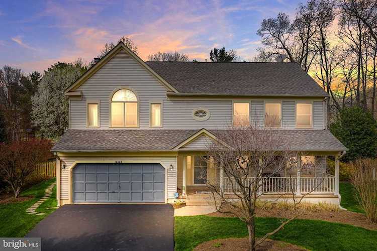 13305 Tuckaway Dr Fairfax, VA 22033