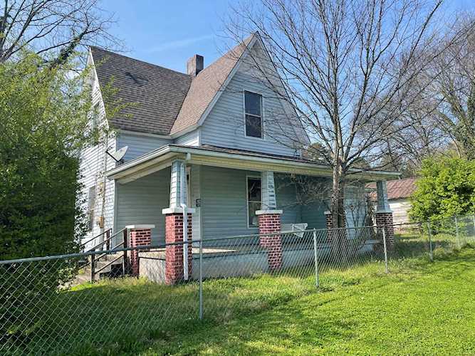 315 W Broad St Clinton, TN 37716