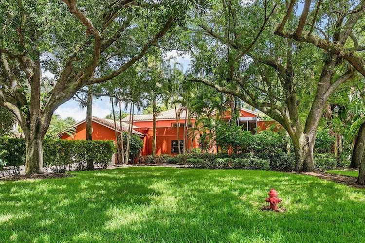 1124 N Seagull Park Road West Palm Beach, FL 33411