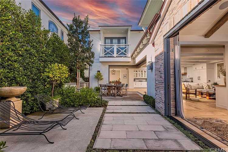 125 Via Koron Newport Beach, CA 92663