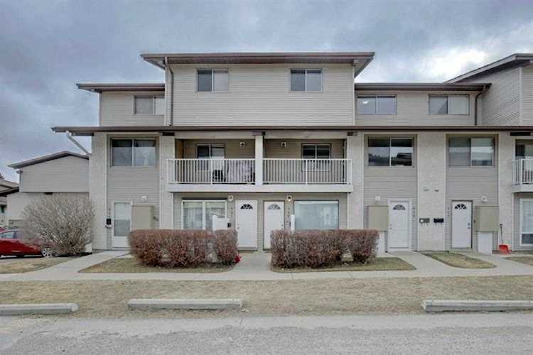 200 Brookpark Dr SW #522 Calgary, AB T2W 3E5