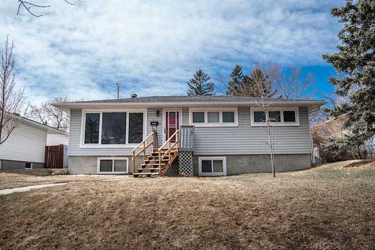2027 37 St SW Calgary, AB T3E 3A5