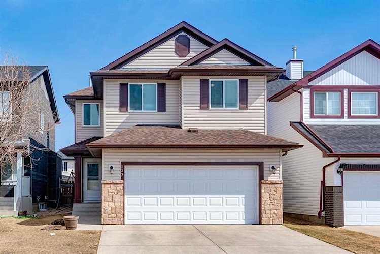 137 Saddletree Close NE Calgary, AB T3J 5B6