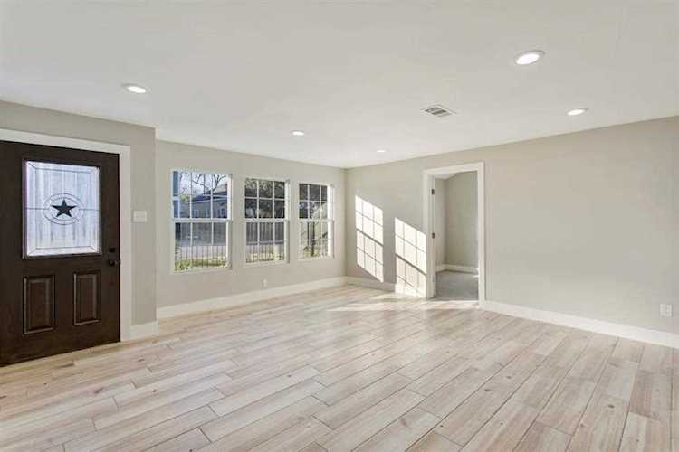 329 E 25th St Houston, TX 77008