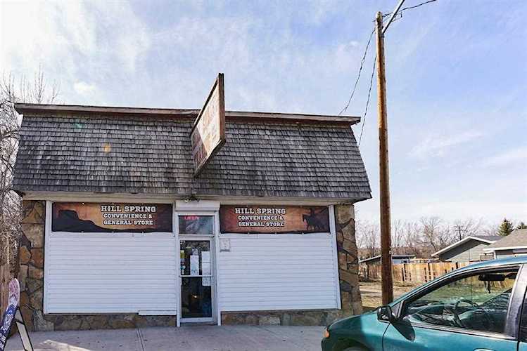 23 Main Avenue Hill Spring, AB T0K 1E0