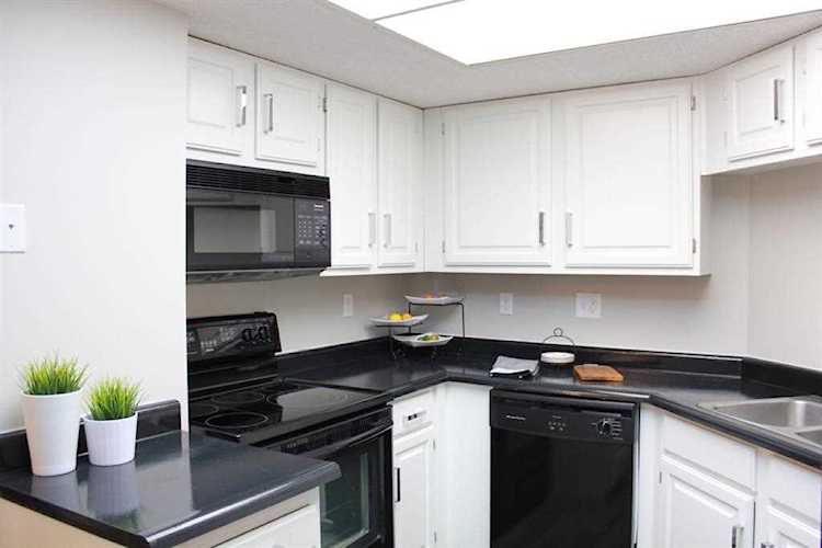2425 90 Ave SW #223 Calgary, AB T2V 4X8