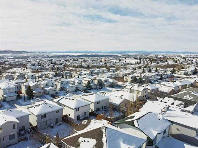 73 Tuscarora Place NW Calgary, AB T3L 2G2