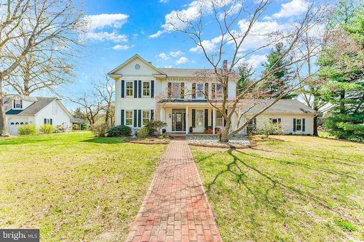 4145 Hunting Creek Rd Huntingtown, MD 20639