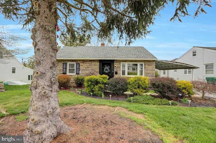 1943 Hemlock Rd Lancaster, PA 17603