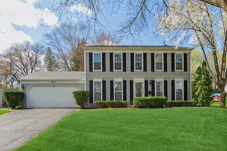 342 Ambleside Dr Roselle, IL 60172