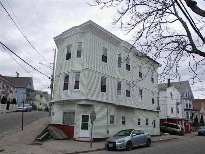 678 Pine St Central Falls, RI 02863
