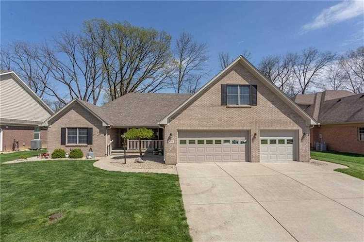 655 Raintree Dr Avon, IN 46123