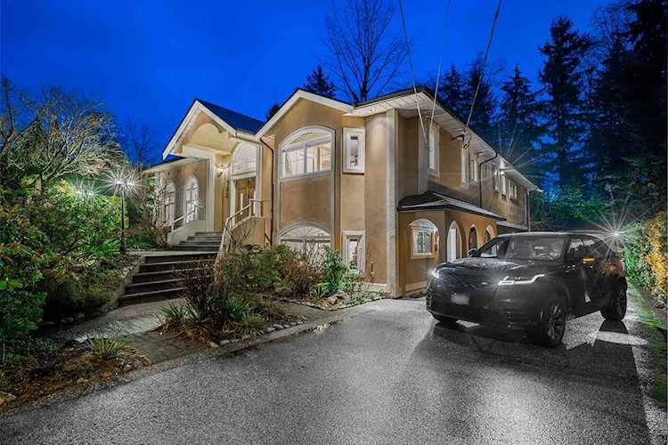 782 Browning Place North Vancouver, BC V7H 1W9