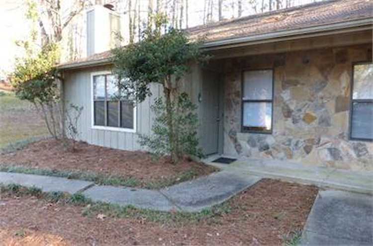 189 Timber Creek Ln SW Marietta, GA 30060