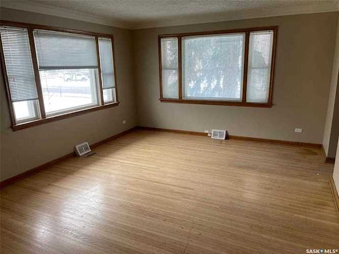 1103 Broadway Ave Regina, SK S4P 1E4