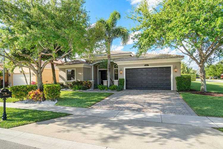8065 Ferentino Pass Delray Beach, FL 33446