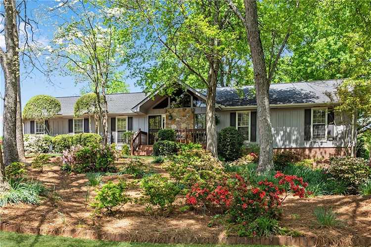 400 Saddle Lake Dr Roswell, GA 30076
