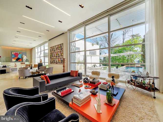 3304 R St Washington, DC 20007