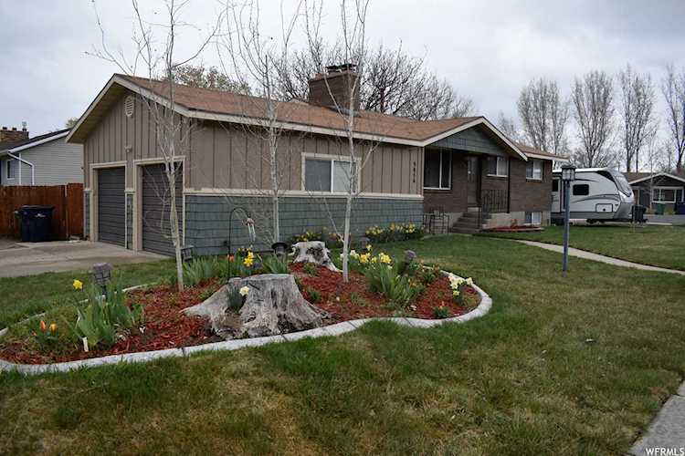 9656 S Sleepy Hollow Cir Sandy, UT 84094