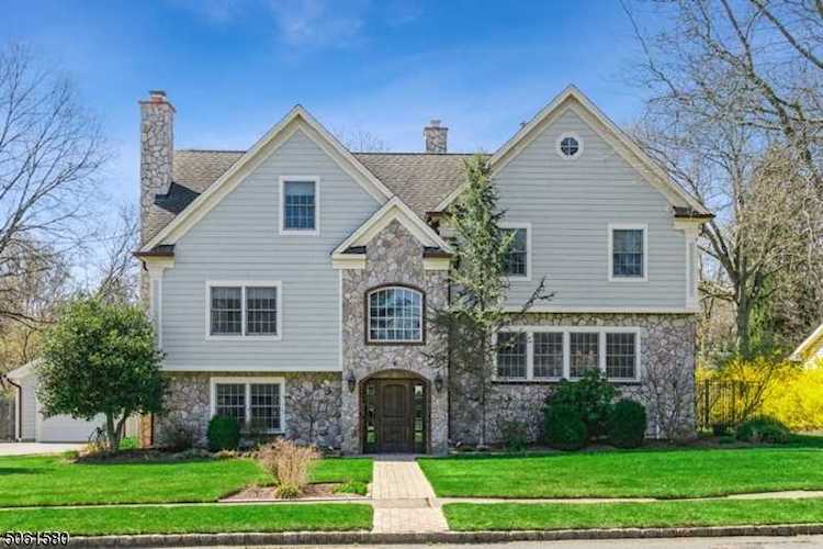 6 Sandra Cir Westfield Town, NJ 07090
