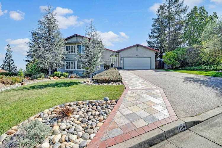 104 Los Patios Los Gatos, CA 95032