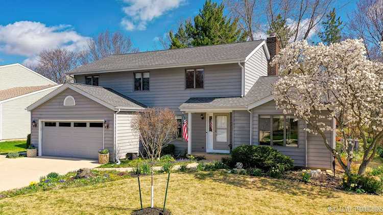34 Cedar Gate Circle Sugar Grove, IL 60554