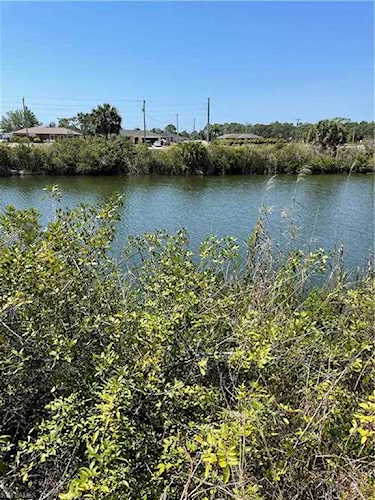 2312 NW 25th Terrace Cape Coral, FL 33993