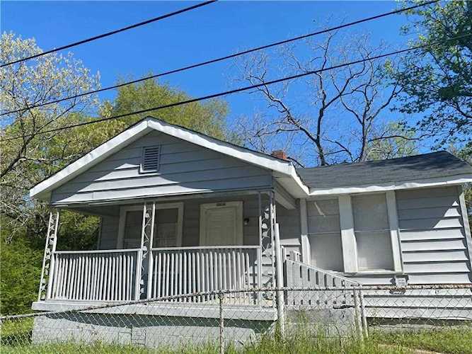 1304 S 2nd Place Phenix City, AL 36869