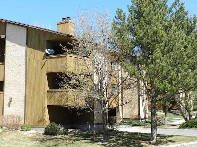 9192 S S Jefferson Pl Sandy, UT 84070
