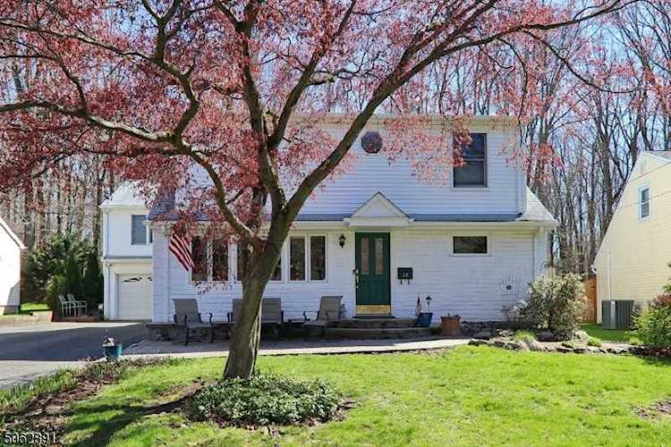 28 Charnwood Rd New Providence Boro, NJ 07974