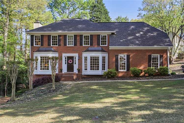 655 Ridgemont Dr Roswell, GA 30076