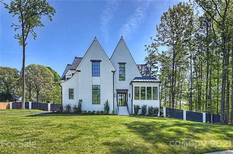 1515 Reverdy Ln Matthews, NC 28105