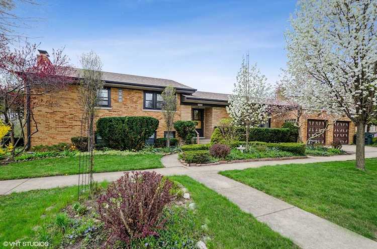 6800 N Kildare Ave Lincolnwood, IL 60712