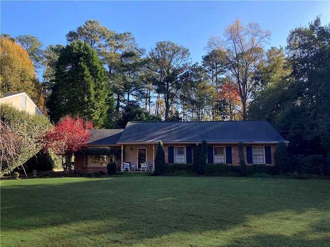 2959 Rockingham Dr NW Atlanta, GA 30327