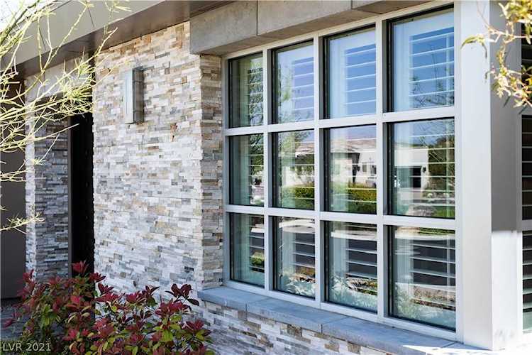 11 Boulder Rock Circle Las Vegas, NV 89135