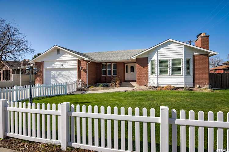 1933 Terrace Dr Sandy, UT 84093