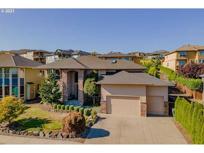 323 W Y St Washougal, WA 98671