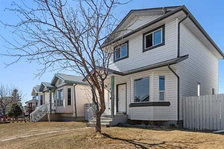 165 Appleside Close SE Calgary, AB T2A 7T9