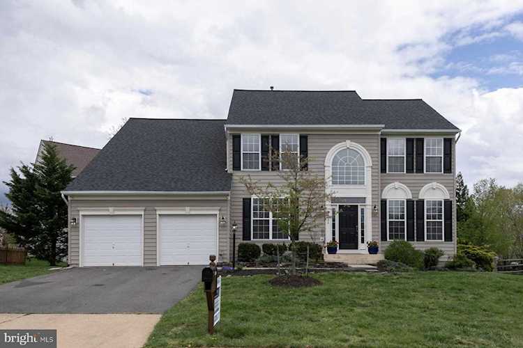 19004 Panther Ct For Sale in Leesburg Photo 1
