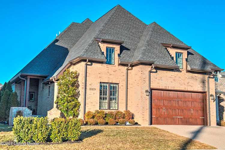 18819 Crestfield Cir Louisville, KY 40245