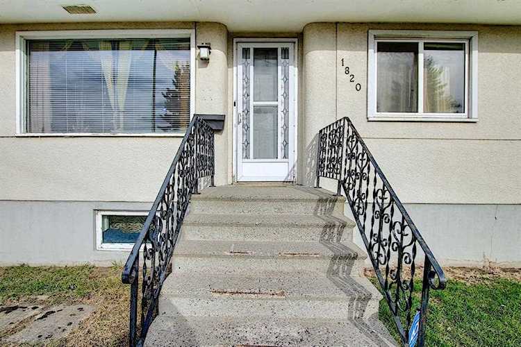 1820 41 St SE Calgary, AB T2B 1C3