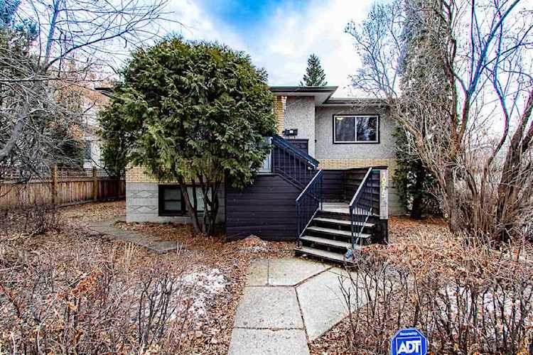 10513 & 10515 74 Avenue Edmonton, AB T6E 1G3
