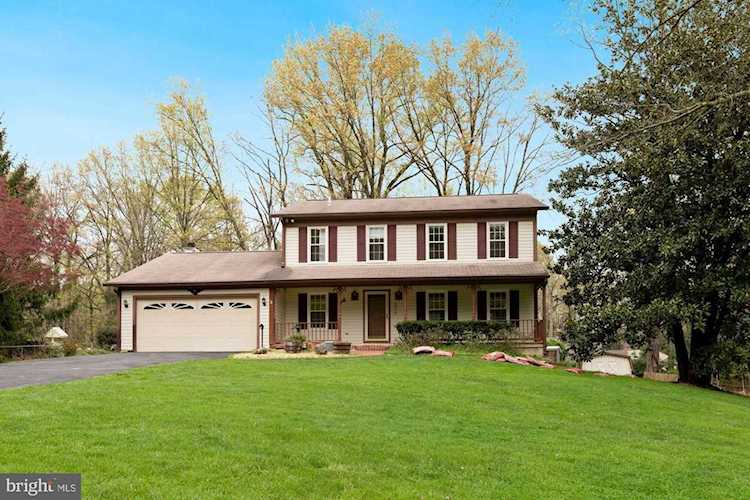 4813 Marymead Dr Fairfax, VA 22030