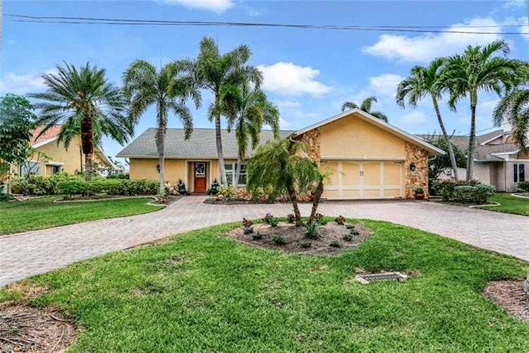 1832 SE 40th St Cape Coral, FL 33904