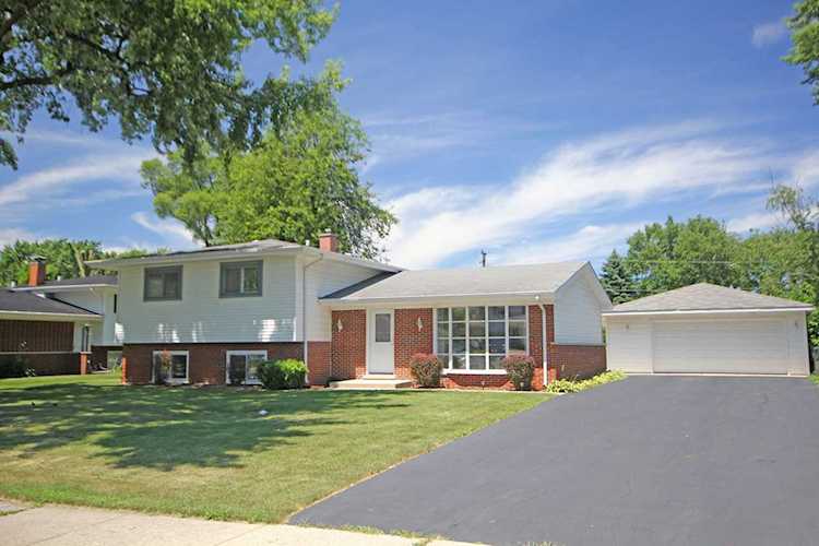 508 E Turner Ave Roselle, IL 60172